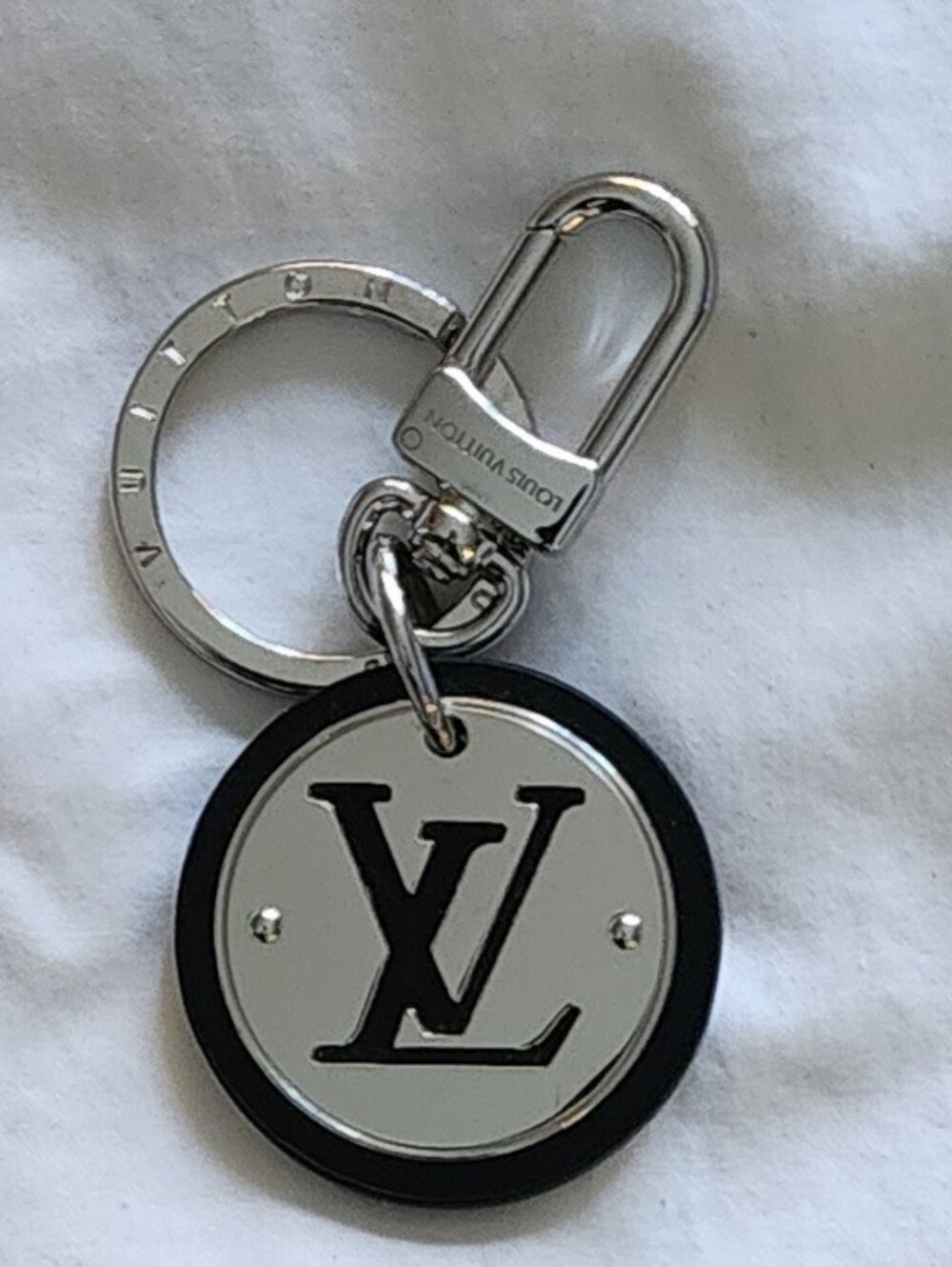 Louis Vuitton Black & Silver LV Round Key Chain Unisex